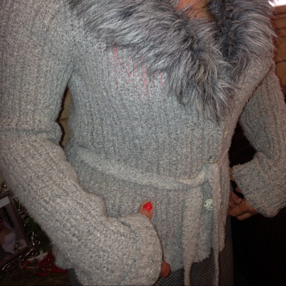 🎁sold🎁Fashion Gray jacket with fur top - Picture 3 of 3