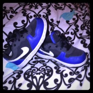 👣 Nike Toddler Boy Shoes Size 8 / 8c Like New 👣