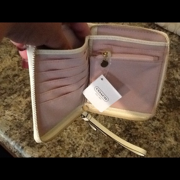 Coach soho bag and matching wallet💛💛SOLD💛💛 - Picture 4 of 4