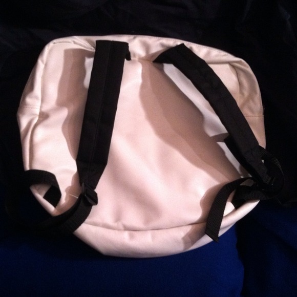 Hello Kitty Backpack - Picture 2 of 2