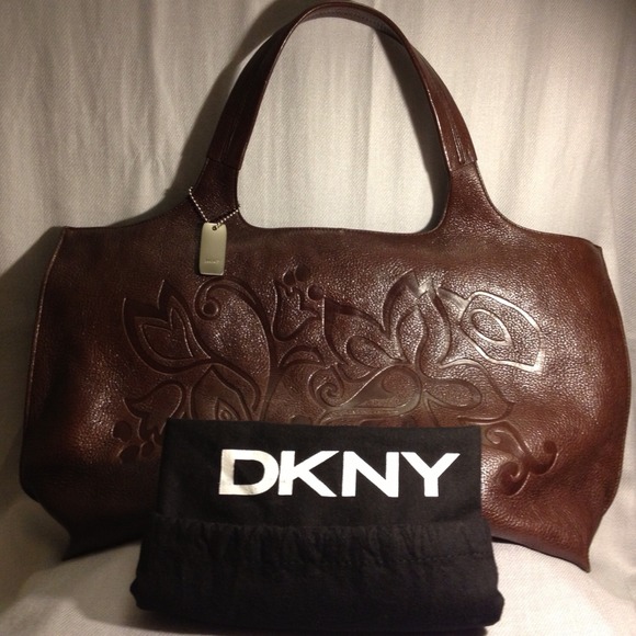 🌺SOLD🌺 DKNY Donna Karan Genuine Leather Tote