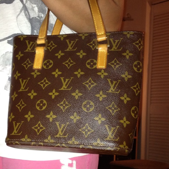 Louis Vuitton additional photo.