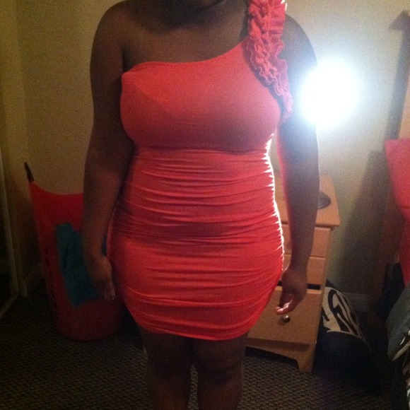 Dress - Picture 1 of 2