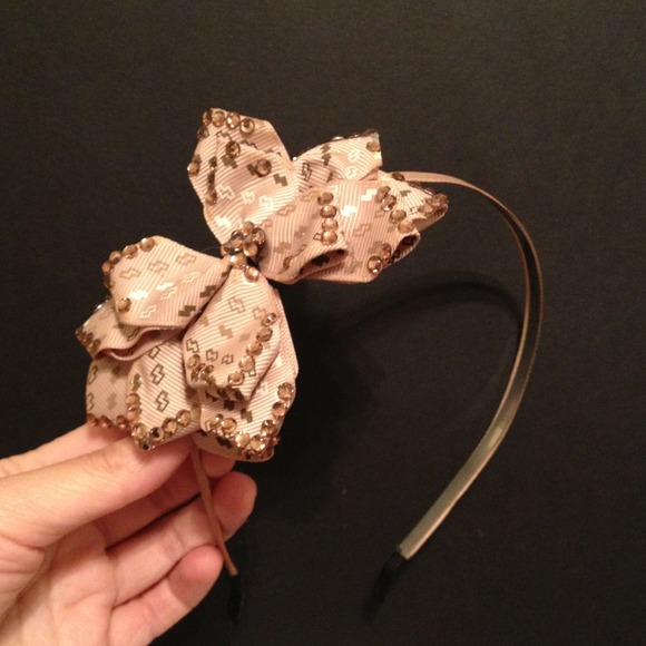 Accessories - Sold Brand new Beige head band with bow