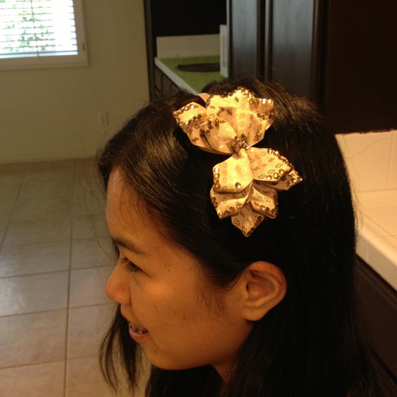 Sold Brand new Beige head band with bow - Picture 4 of 4