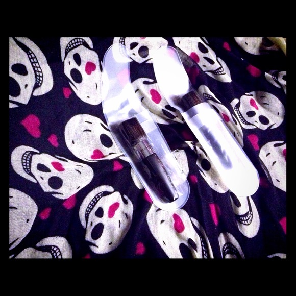 Mary Kay Mineral foundation brush - Picture 1 of 2