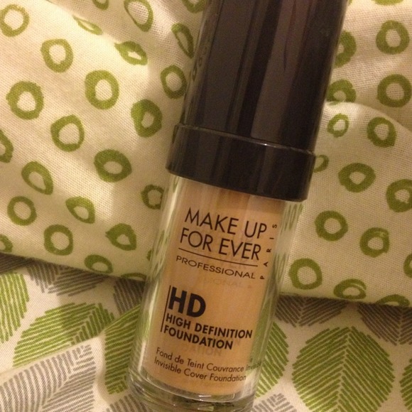 Make up for ever Foundation