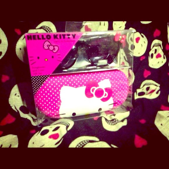 Hello kitty shades - Picture 1 of 1