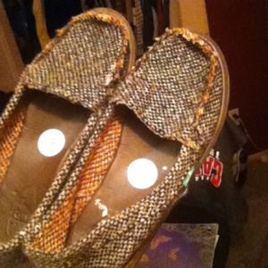 New vintage sanuk slip on