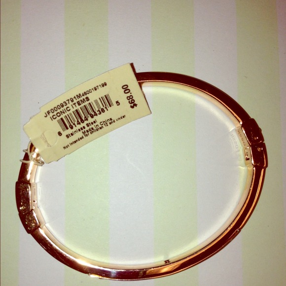 ⚡SOLD⚡Fossil copper plated stainless bracelet NWT