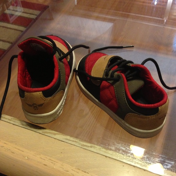 Shoes - Picture 2 of 3