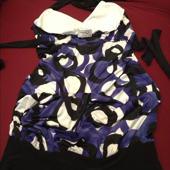 Dress - Picture 2 of 2