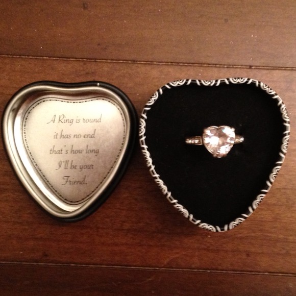 🔴SOLD🔴Brighton Heart Diamond Ring💍 - Picture 2 of 4