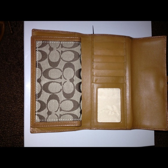 Coach Wallet with Check Holder - Picture 3 of 4