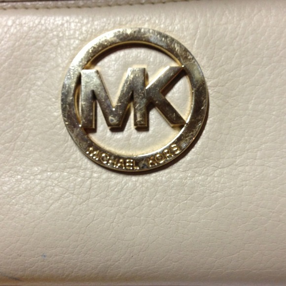 Michael Kors Wallet - Picture 2 of 4