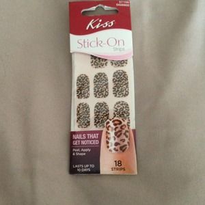 Kiss Stick On Nail Polish Strips leopard print
