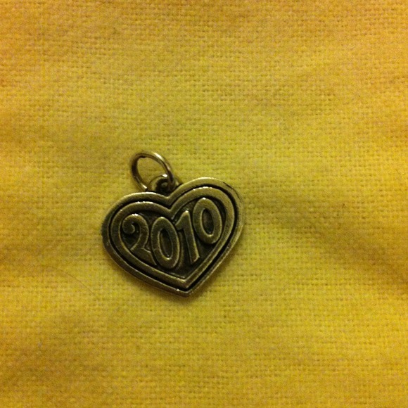***Sold****Retired '2010' James Avery charm