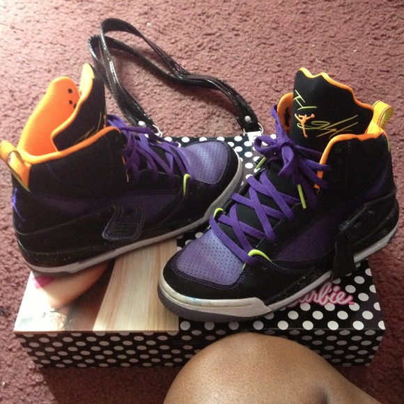 Size 4.5 children's flights Jordan's