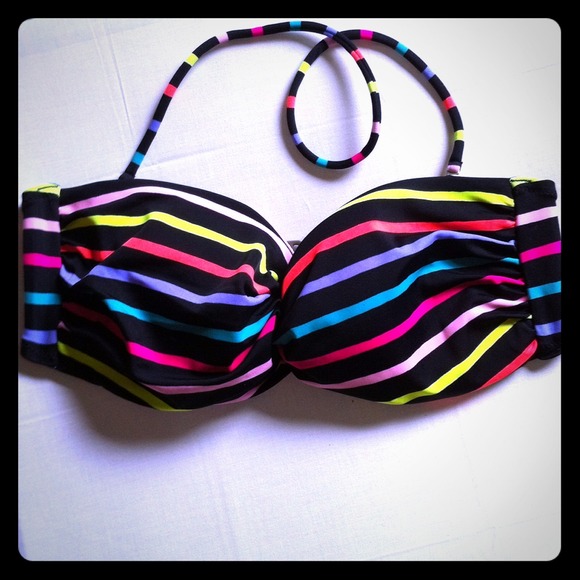 NWOT VS Black/Multi Stripe Twisted Band Bikini Top
