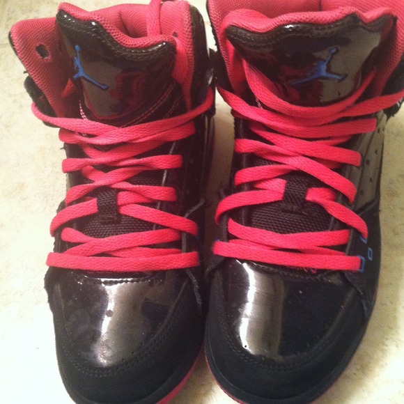 Pink And blue girls Jordan's. - Picture 1 of 3