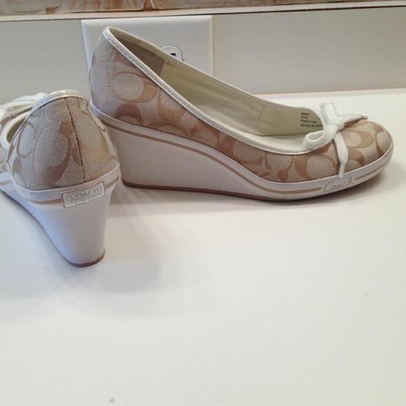 SOLD on ebay! COACH WEDGES! - Picture 4 of 4