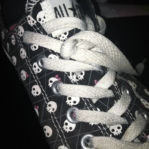 Converse skull shoes.