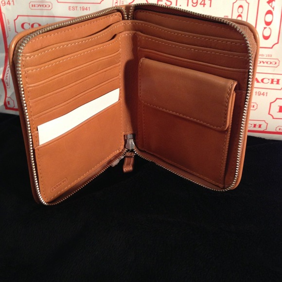 REDUCED~Authentic coach wallet. Lemon color. NWT - Picture 2 of 3