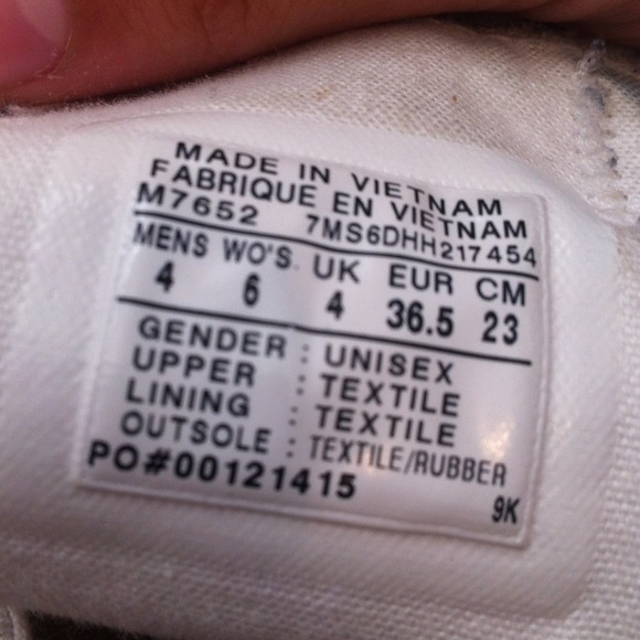 White converse - Picture 2 of 2