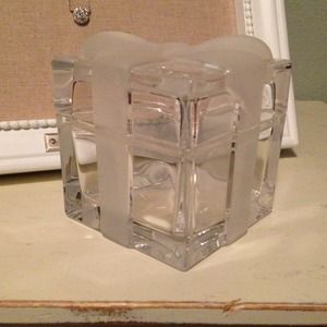 Tiffany's signature glass box