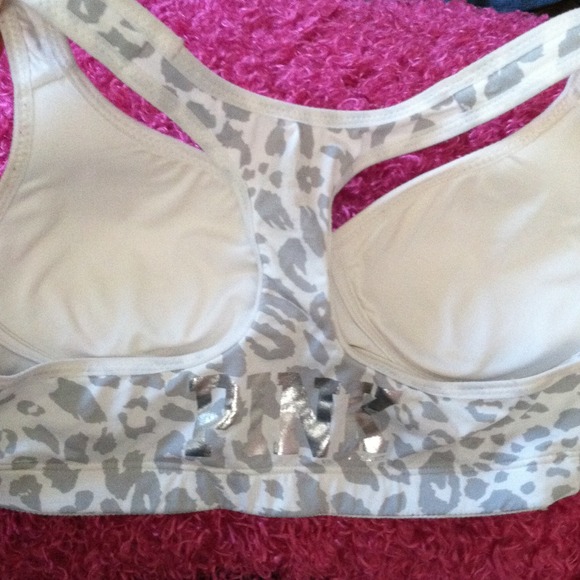 VS yoga bra💗💪 - Picture 2 of 4