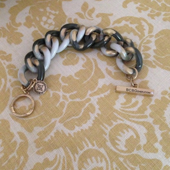 BCBGeneration Link Bracelet - Picture 2 of 3