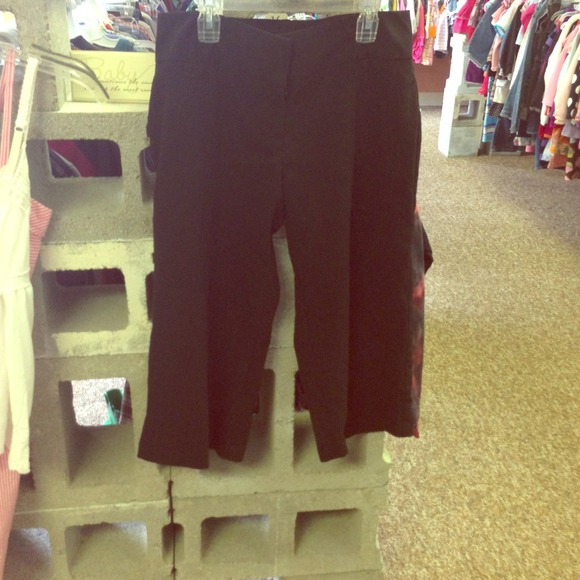 Black dressy capris.