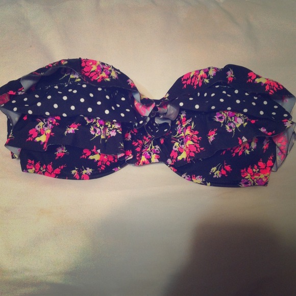 NWOT💕 Victoria's Secret bandeau bathing suit