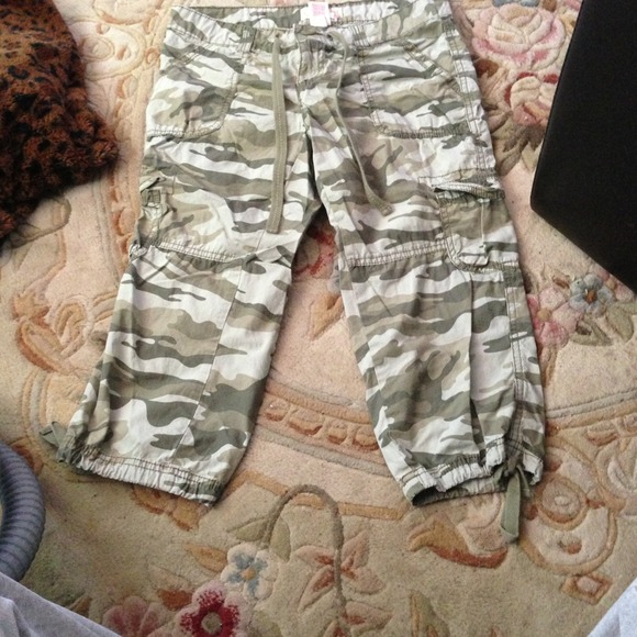 camouflage capris juniors
