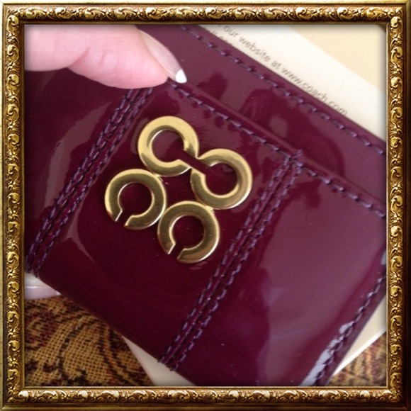NIB COACH Plum Julia Card Case