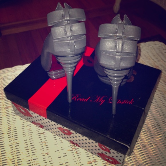 REDUCED! NEVER WORN Charcoal Grey Sky High Heels!!