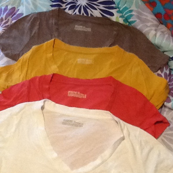 REDUCED Mossimo vneck teesSOLD