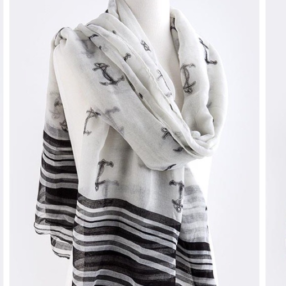 Accessories - 🚫SOLD black & white anchor scarf