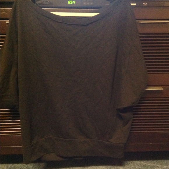 SATURDAY PRICE Off shoulder open back sweat shirt.