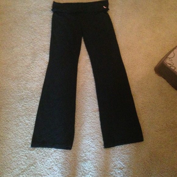 Bundle: vs pants, cupcake necklace, & earrings