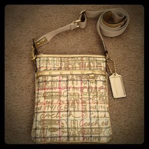 🌸Reserved🌸Auth Coach crossbody