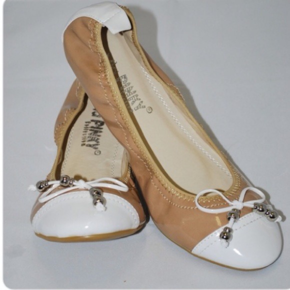 SOLD❗ Two toned patent ballet flats NWB Sz 5