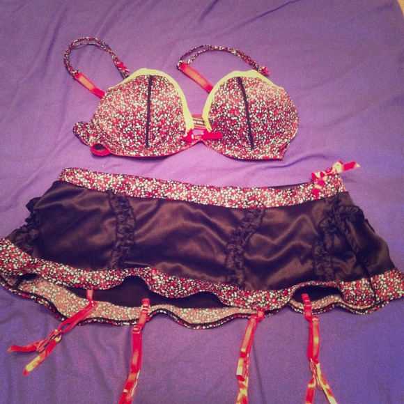 Victorias Secret Lingerie Set