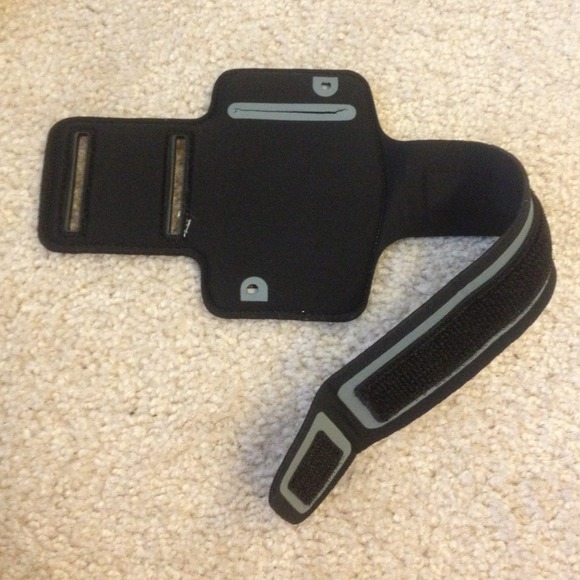 🚫 SOLD 🚫 NWOT iTouch arm holder - Picture 2 of 4