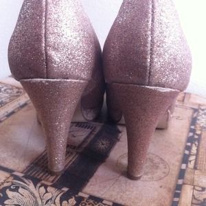 Madden girl by Steve Madden Shoes - 💢Price reduced!💢 Madden girl gold peep toe pumps Madden girl by Steve Madden Shoes - 💢Price reduced!💢 Madden girl gold peep toe pumps