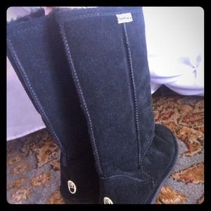 *Reserved*BEARPAW Black boots
