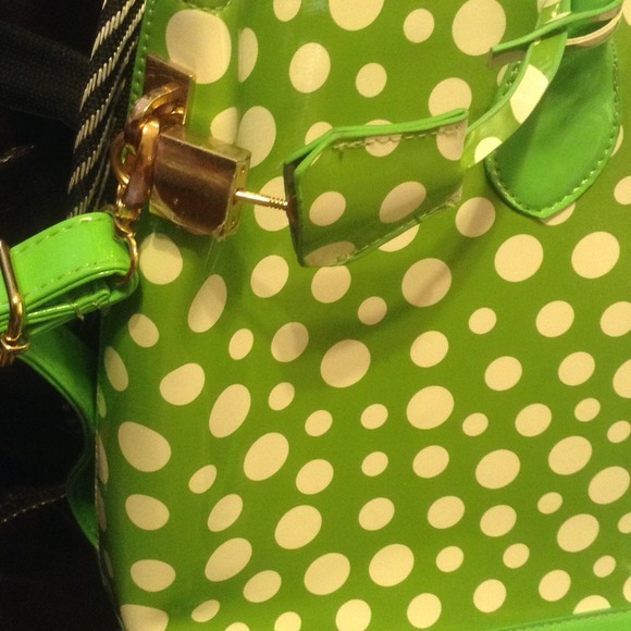 💛💛ADORABLE GREEN TOTE/Purse 💛💛 - Picture 2 of 4
