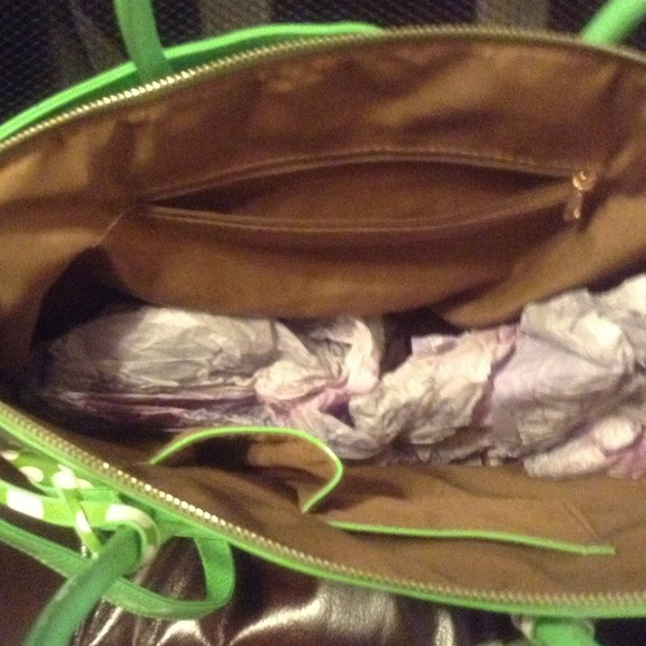 💛💛ADORABLE GREEN TOTE/Purse 💛💛 - Picture 4 of 4