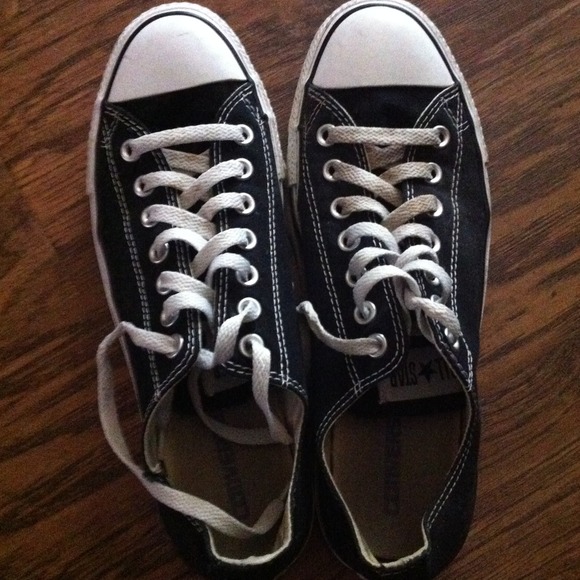 Black converse