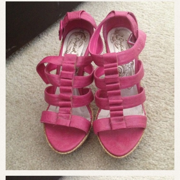 Pink wedges (special listing)